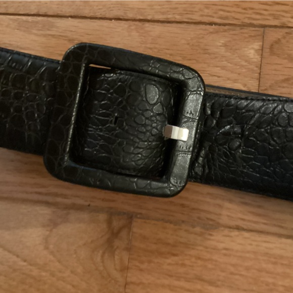 ANN TAYLOR 2” WIDE BLACK CROCODILE EMBOSSED LEATHER BELT EXCELLENT CONDITION - Picture 2 of 9